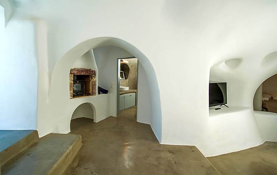 AQUA SERENITY LUXURY SUITES SANTORINI