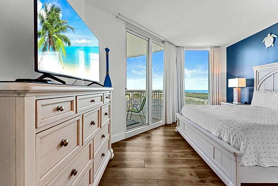 Sunrise Surprise 9th floor 2BR 2 BA King Suite Beach shuttle, heated pool!