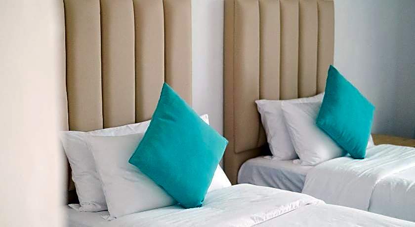 Sunrise by White sand dhigurah 