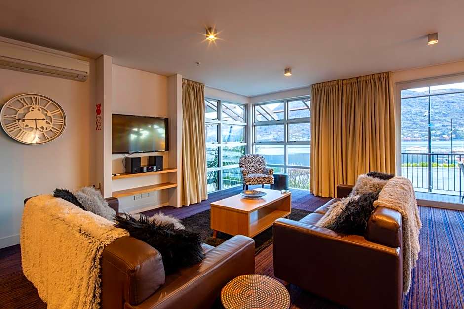 Marina Apartments - Element Escapes