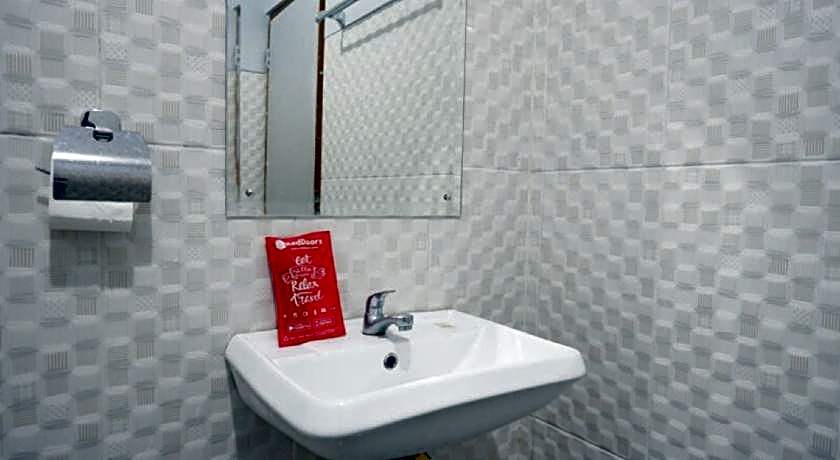 RedDoorz Syariah near Kawasan Sam Poo Kong 2