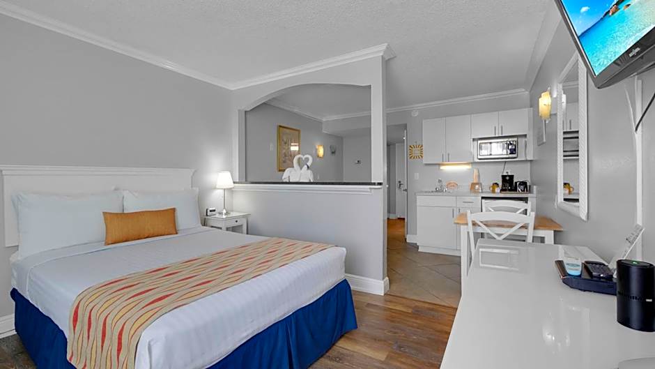 Pelican Pointe Hotel