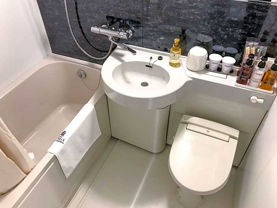 HOTEL LiVEMAX TAKAMATSU-EKIMAE