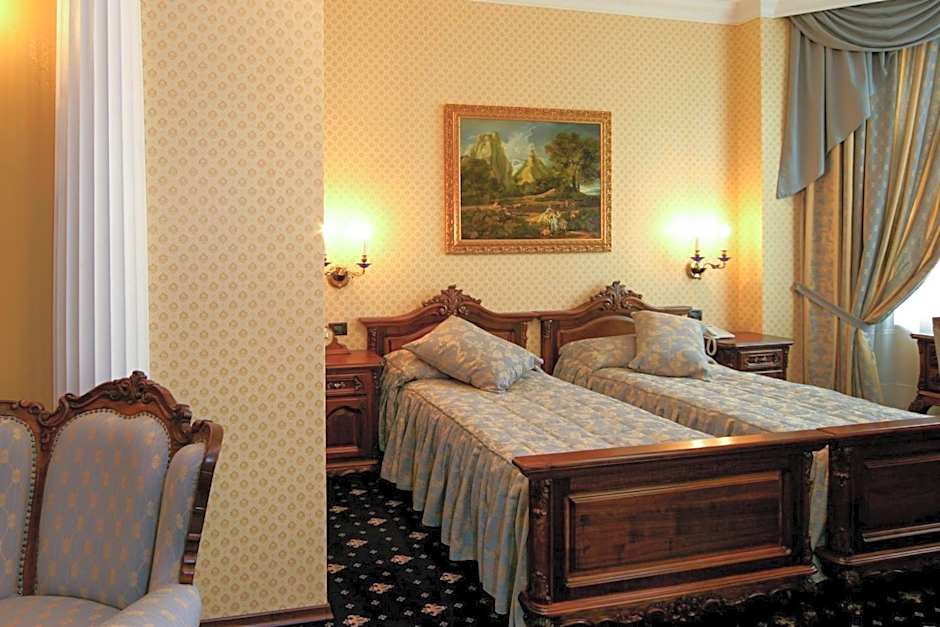 Grand Hotel London