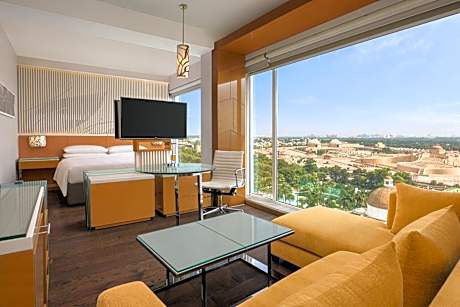 Studio Suite, 1 King, Riverfront (Cocktail Hours from 5-7 PM) INR 500/- Credit or 2 Pints of Beer on Arrival per room per stay