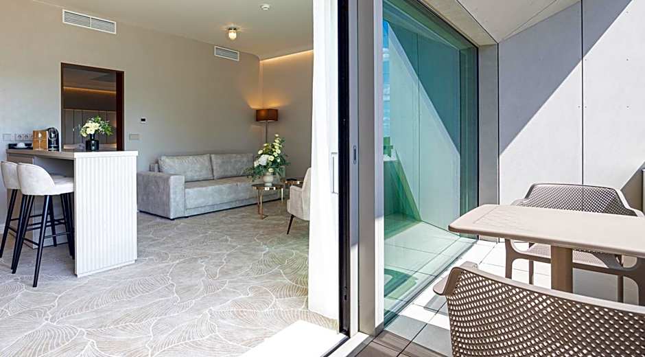 Photo 1 of 7 of Suite, Balcony