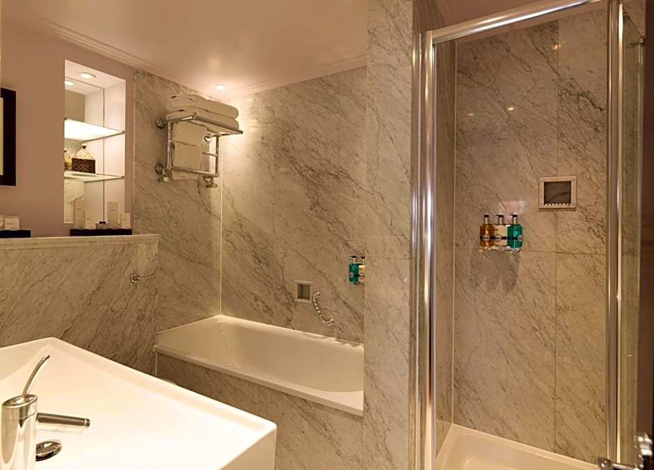 Radisson Blu Hotel, London Tottenham Court Road