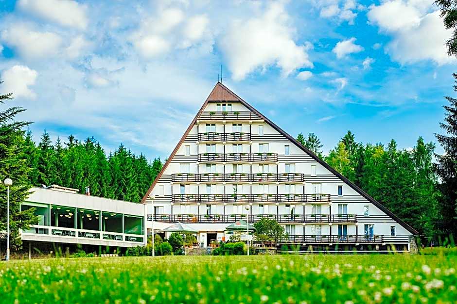 Hotel SKI