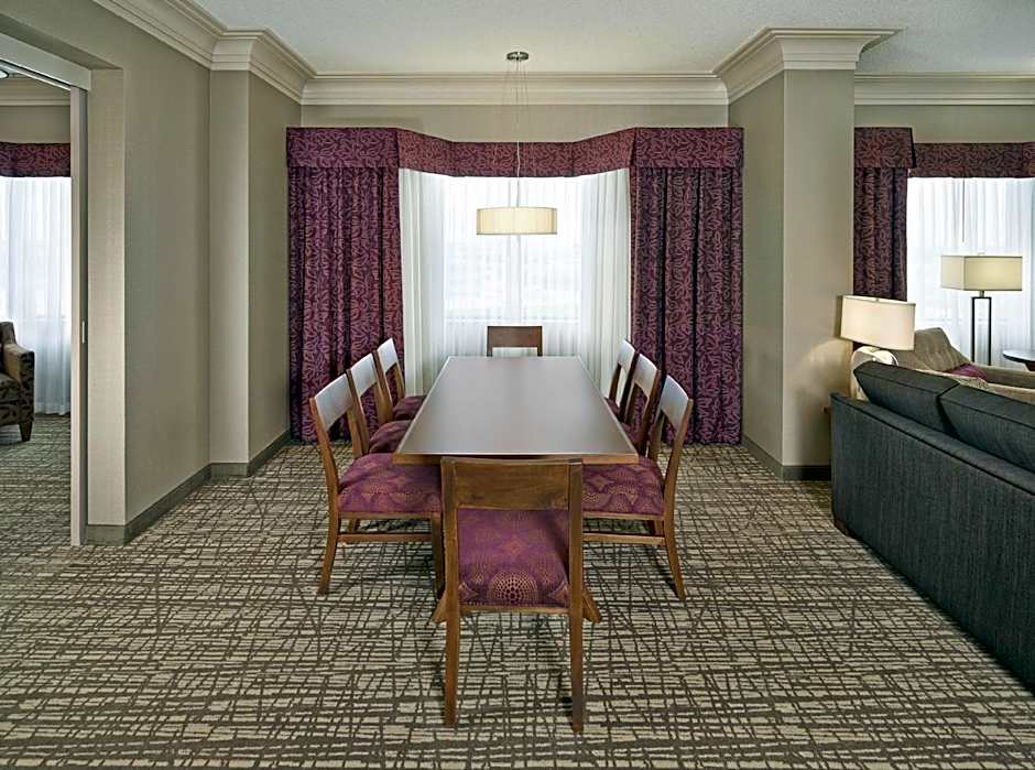 DoubleTree by Hilton West Edmonton