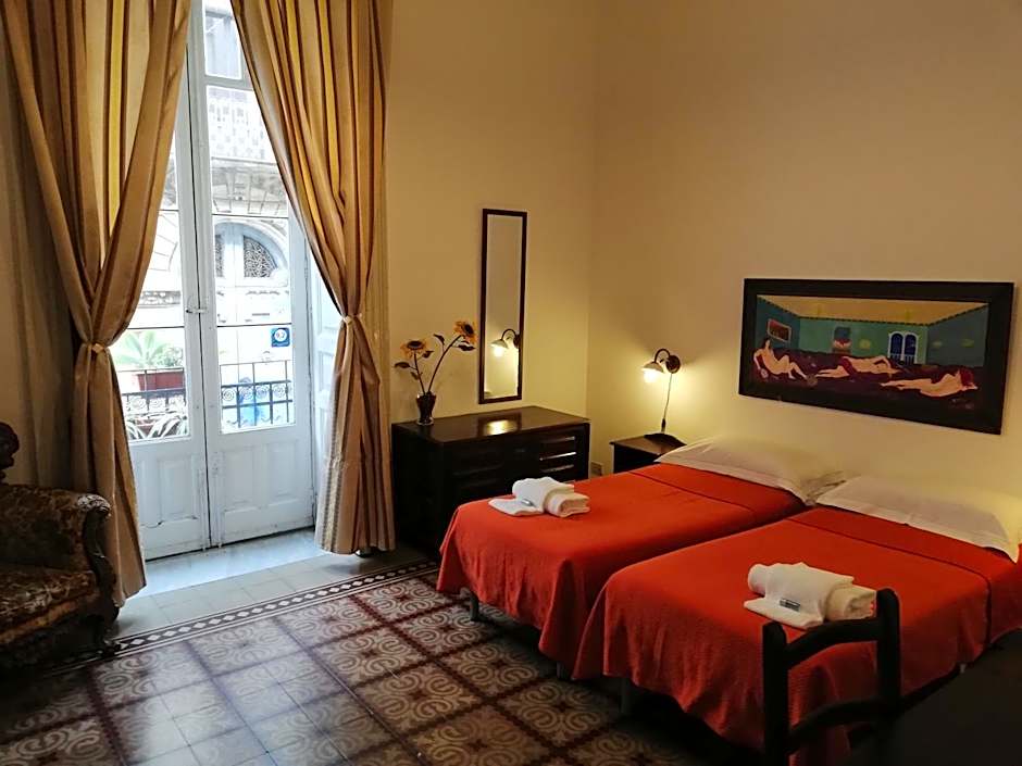 Aloi Rooms
