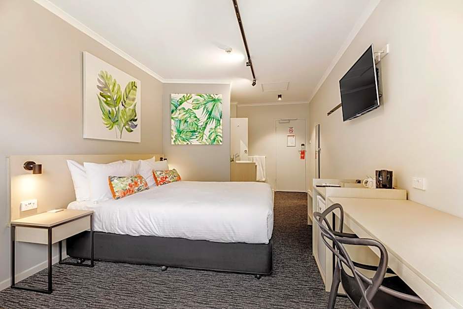 Nightcap at Findon Hotel