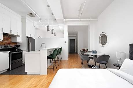 Premium Twin Loft with 2 Beds and Arched Windows