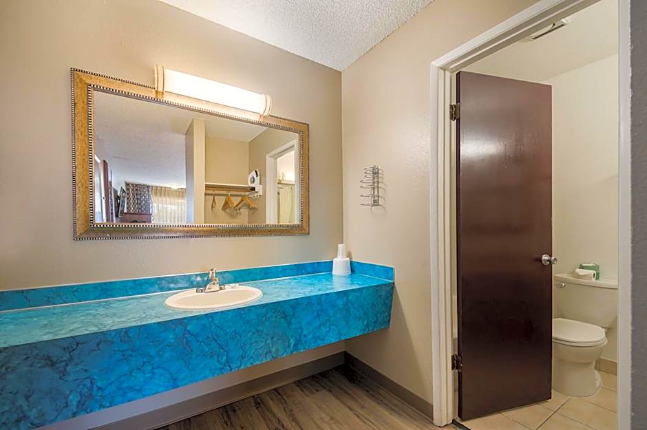 Rodeway Inn & Suites Portland West - Beaverton