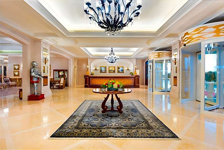 Rocks Hotel
