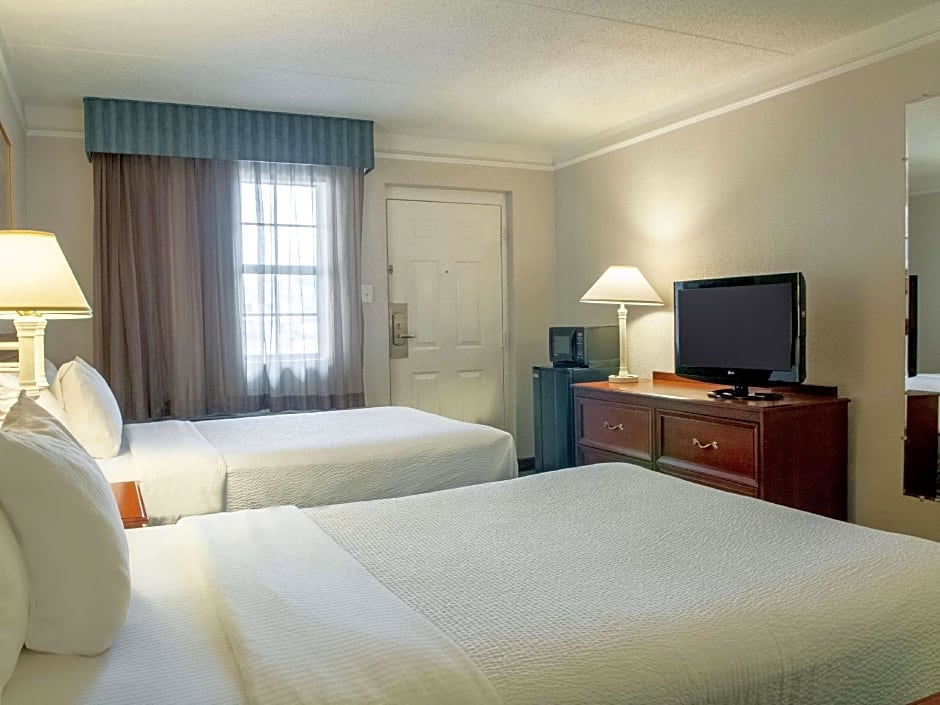 La Quinta Inn & Suites by Wyndham New Orleans Veterans