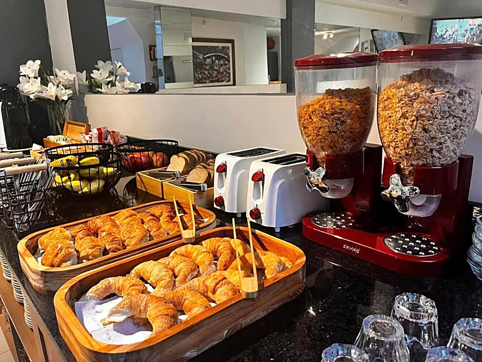 Alpino Hotel