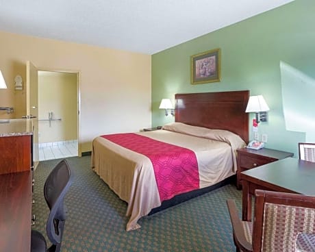 King Room - Accessible/Non-Smoking