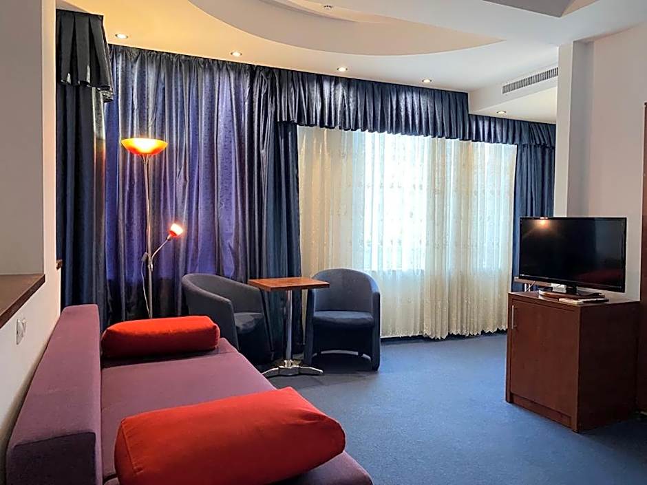 Samaa Hotel