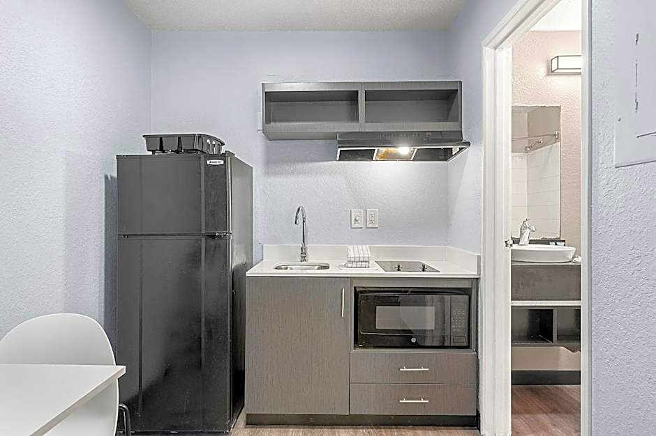 Studio 6-Roswell, GA - Atlanta