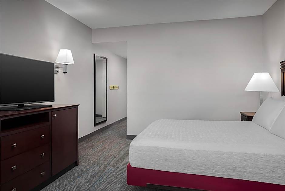 Hampton Inn By Hilton And Suites Omaha Downtown