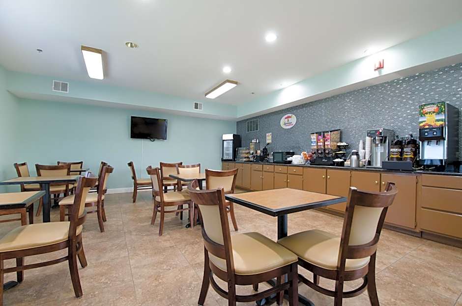 Super 8 by Wyndham Midlothian/Richmond Area