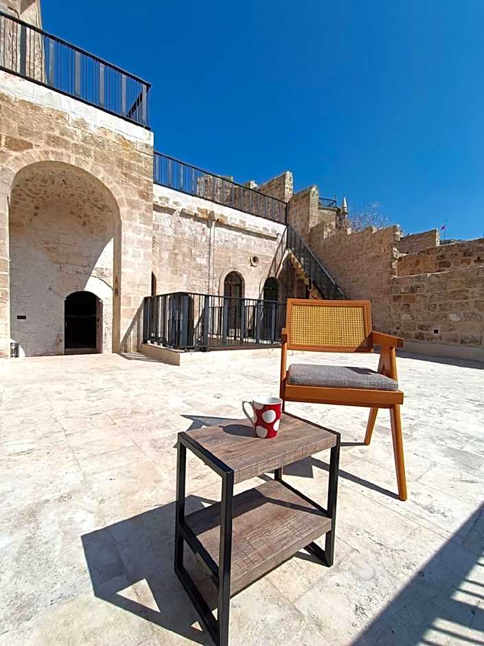 TUĞMANER  Small House AJAR