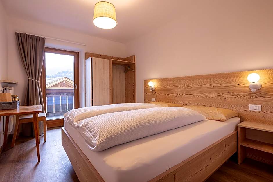 SAN PIETRO DOLOMITI Small Budget Hotel