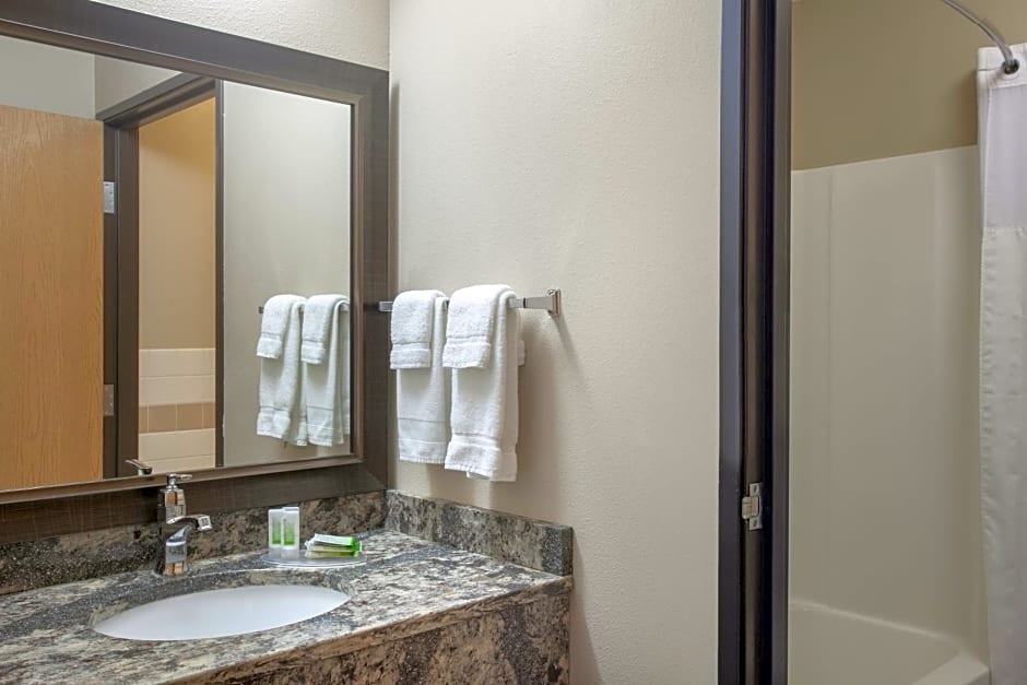 AmericInn by Wyndham North Branch