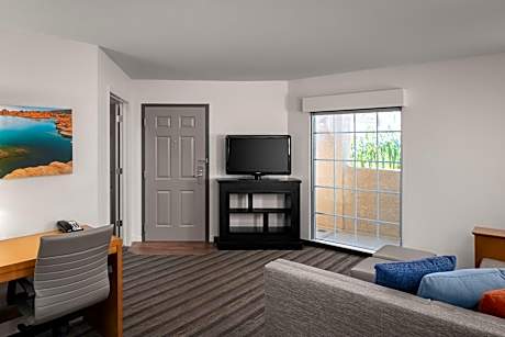 One-Bedroom King Suite