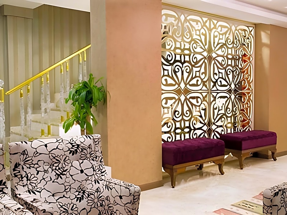 Golden Rain Hotel Old City