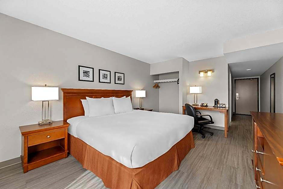 Travelodge Suites by Wyndham Regina - Eastgate Bay