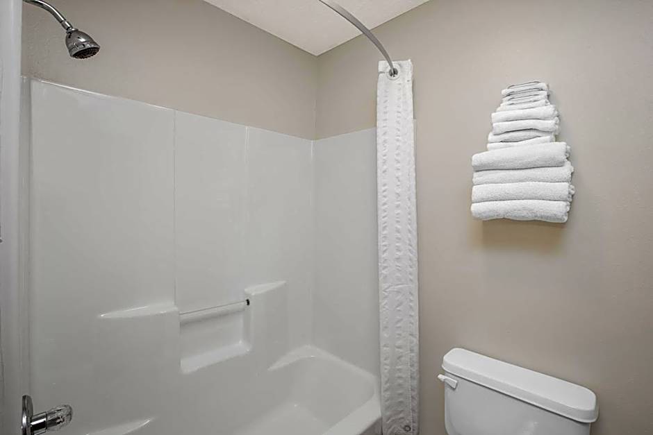 Super 8 by Wyndham Bethany MO