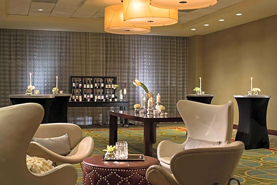 Renaissance by Marriott Las Vegas Hotel