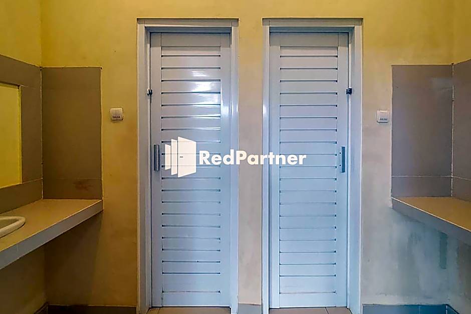 Batu Homestay Puncak Redpartner – Megamendung, PA