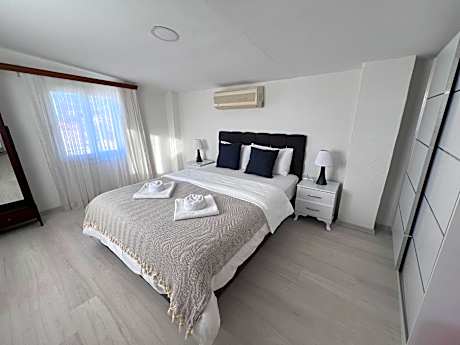 Deluxe Triple Room with Sea View