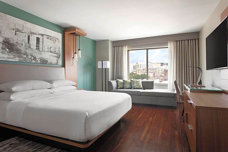 New Orleans Marriott Warehouse Arts District