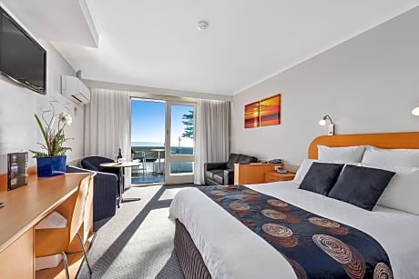 Executive Suite with Sea View and Balcony
