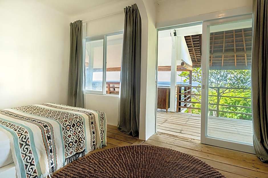 Villa Ayunan 3 BR on Bingin Beach