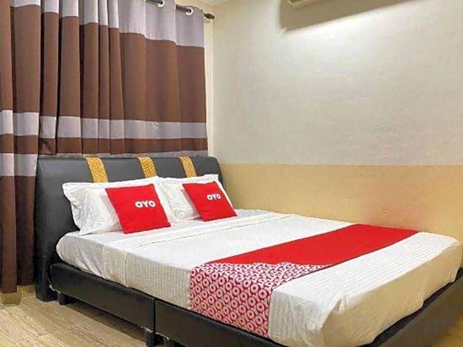 OYO 90324 Muar Station Hotel