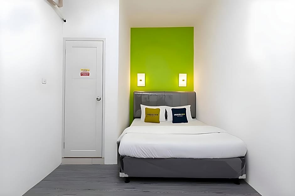 Urbanview Don Juan Pondok Gede by RedDoorz