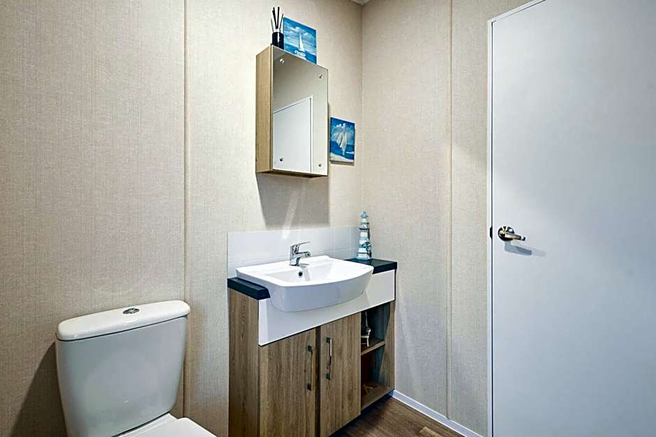 Bluebell Lodge with Hot Tub