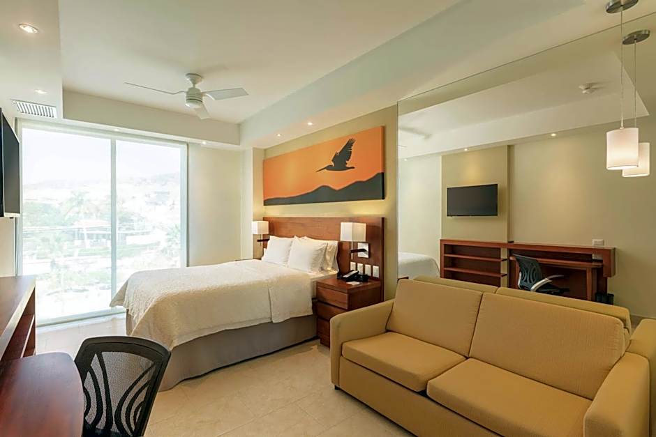 Hampton Inn & Suites by Hilton Los Cabos