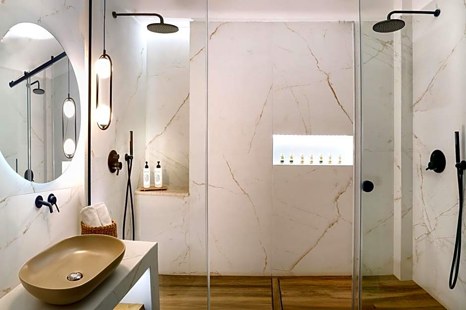 Amity Suites - Adults Only