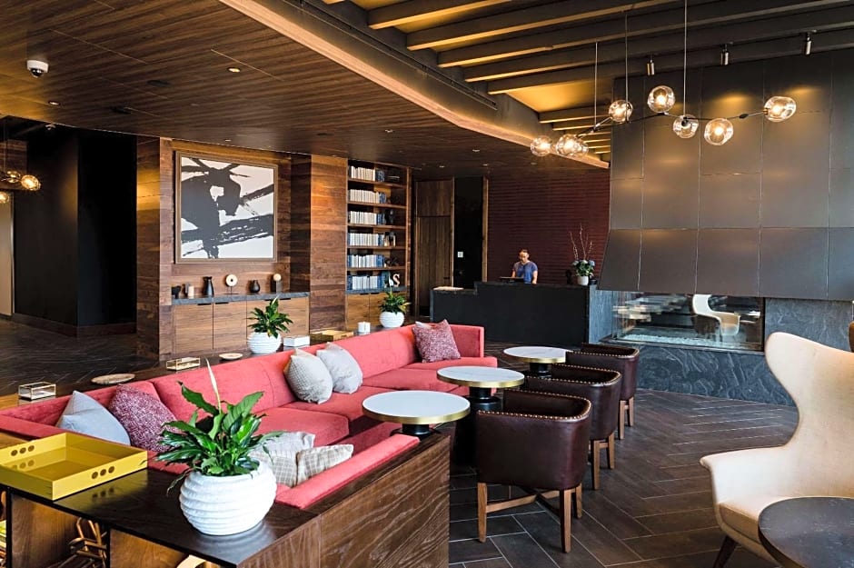 Cambria Hotel Boston Somerville