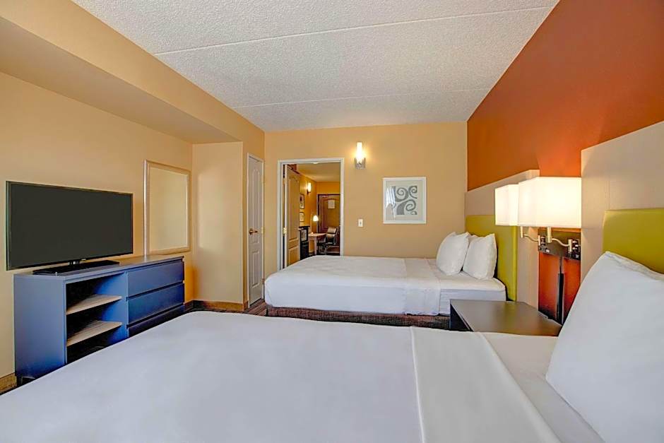 Comfort Inn & Suites St. Paul Northeast