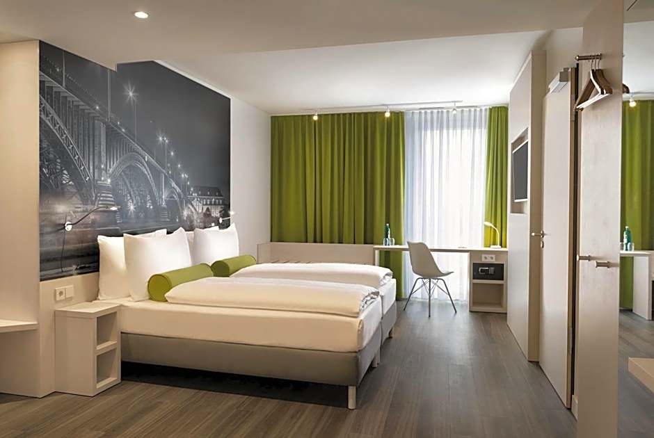 Super 8 by Wyndham Mainz Zollhafen