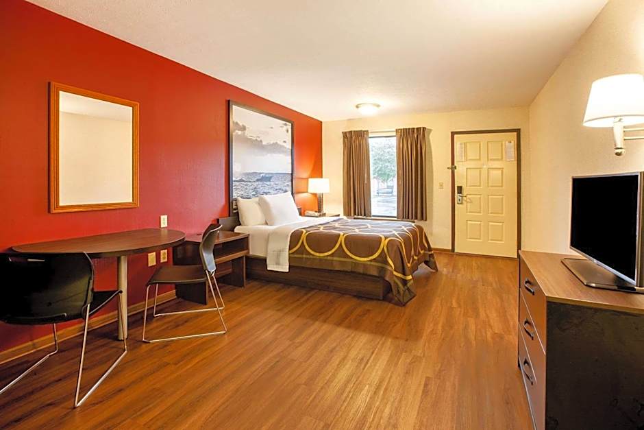 Super 8 by Wyndham Sandusky