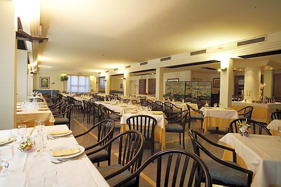 Hotel Cristallo di La Rosetta Srl