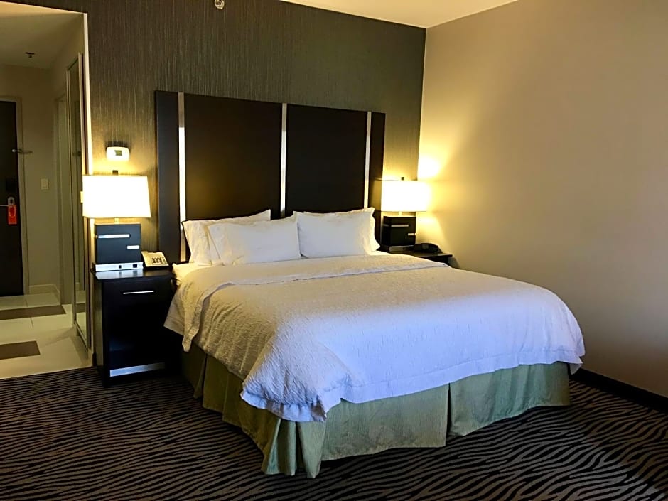 Hampton Inn By Hilton And Suites Tulsa Central