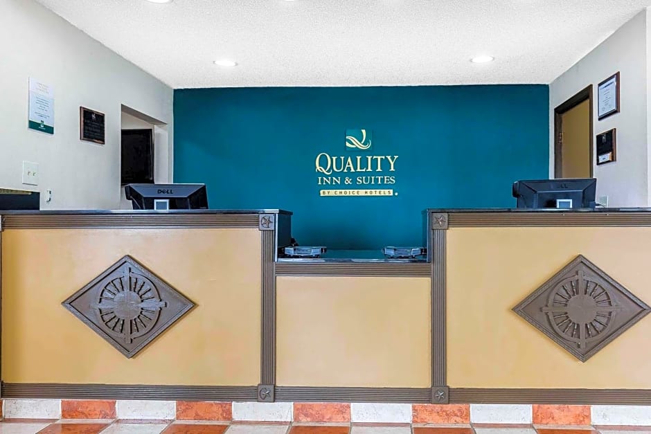 Quality Inn & Suites Bloomington University Area